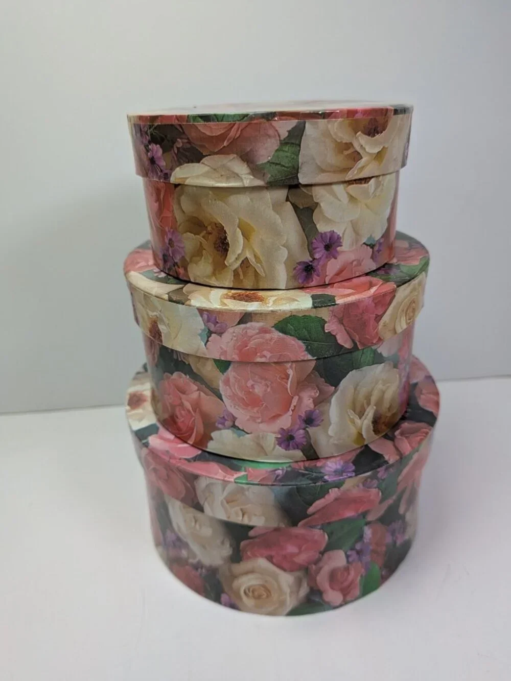 Vintage Floral Nesting Hat Boxes Set of 3 Round Cardboard Stacking Storage
